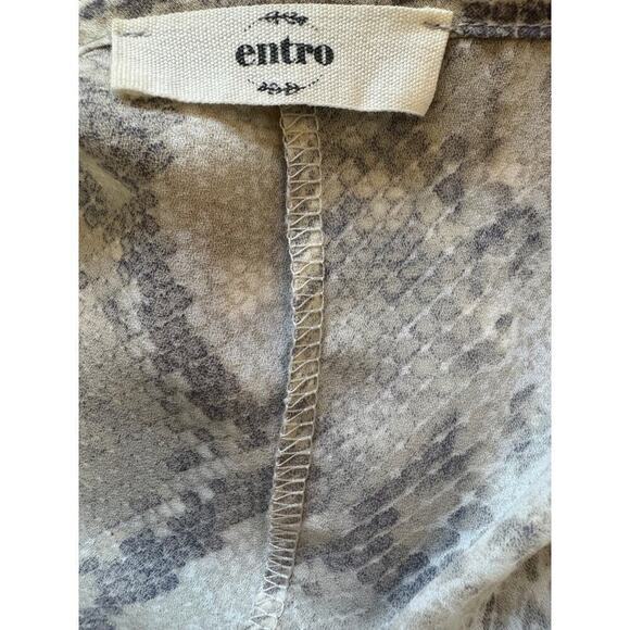 Entro Snake Print Blouse‎ Size Medium - Picture 4 of 4
